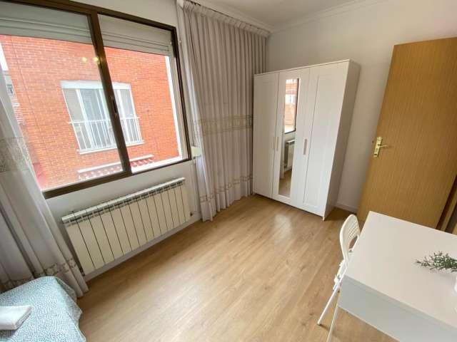 Habitación en piso compartido en alquiler en Numancia, Madrid