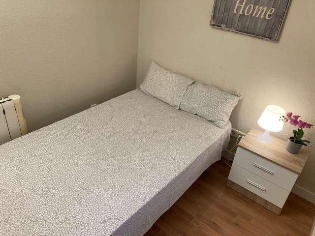 Habitación en piso compartido en alquiler en Numancia, Madrid