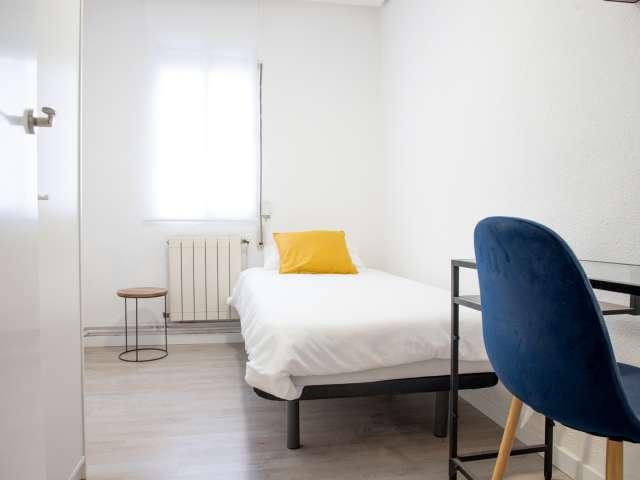 Habitación en piso compartido en alquiler en Numancia, Madrid