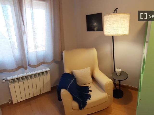 Habitación en piso compartido en alquiler en Numancia, Madrid