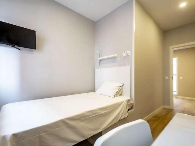 Habitación en piso compartido en alquiler en Numancia, Madrid