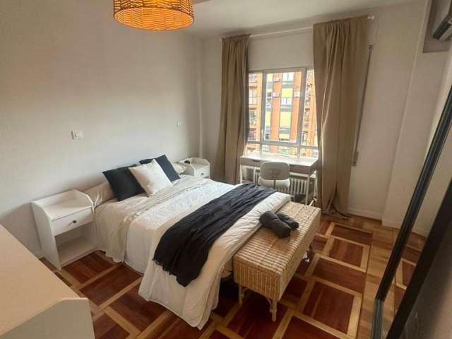 Habitación en piso compartido en alquiler en Pacífico, Madrid