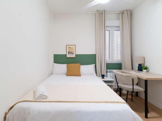 Habitación en piso compartido en alquiler en Pacífico, Madrid
