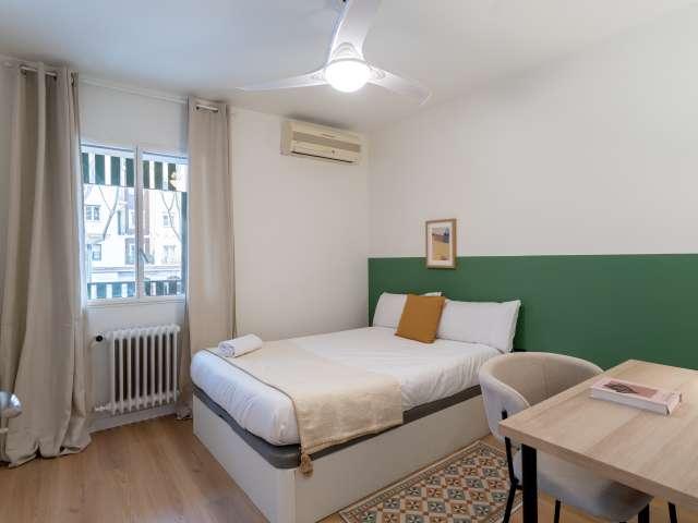 Habitación en piso compartido en alquiler en Pacífico, Madrid