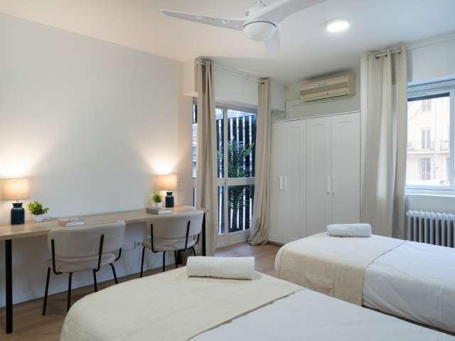 Habitación en piso compartido en alquiler en Pacífico, Madrid
