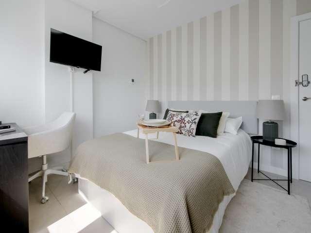 Habitación en piso compartido en alquiler en Pacífico, Madrid