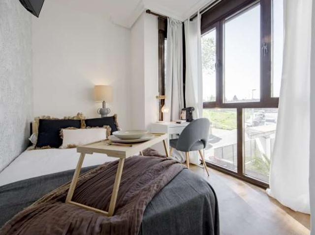 Habitación en piso compartido en alquiler en Peñagrande, Madrid
