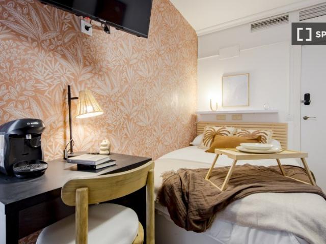 Habitación en piso compartido en alquiler en Peñagrande, Madrid