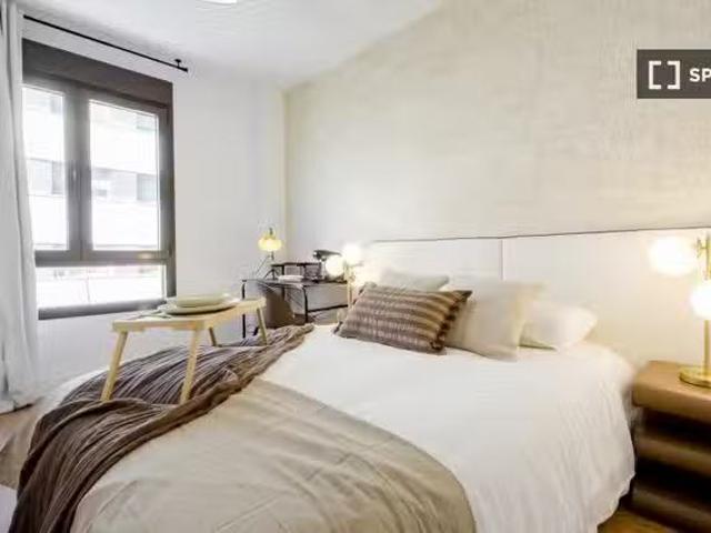 Habitación en piso compartido en alquiler en Peñagrande, Madrid