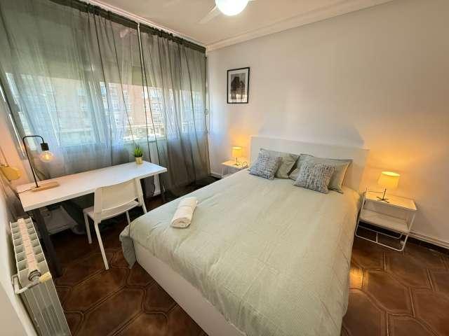 Habitación en piso compartido en alquiler en Peñagrande, Madrid