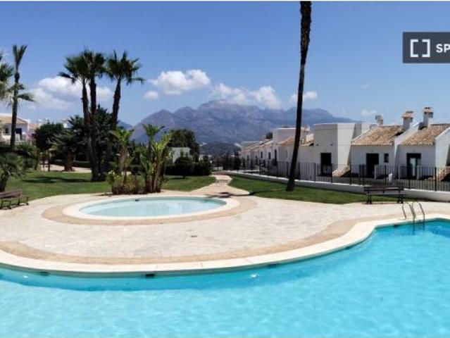 Habitación en piso compartido en alquiler en Polop, gastos incluidos