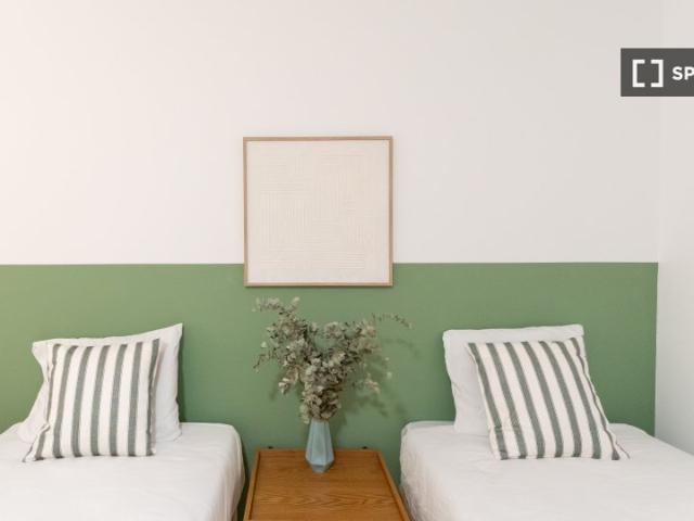 Habitación en piso compartido en alquiler en Ríos Rosas, Madrid