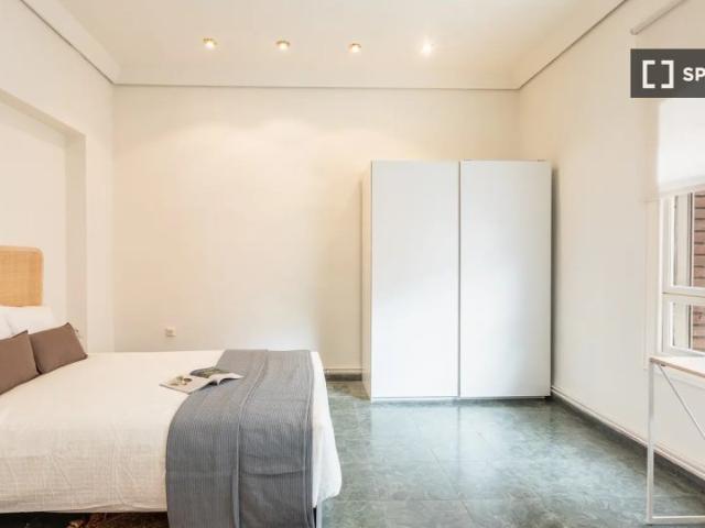Habitación en piso compartido de 7 habitaciones en Russafa, Valencia