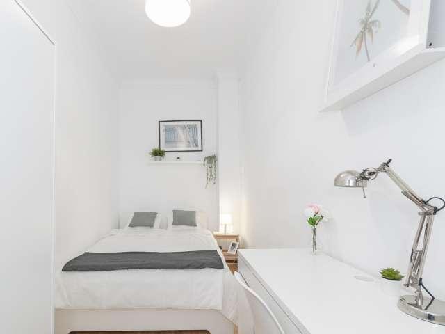 Habitación en piso compartido en alquiler en Sant Antoni, Barcelona