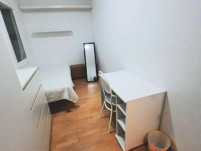 Habitación en piso compartido en alquiler en Sant Antoni, Barcelona