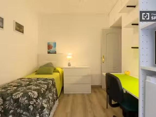 Habitación en piso compartido en alquiler en Sants Badal, Barc.