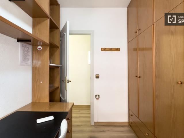 Habitación en piso compartido en alquiler en Sants Badal, Barcelona