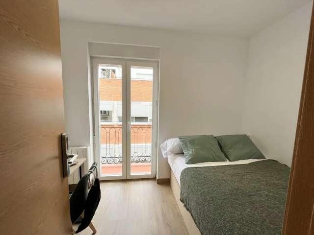 Habitación en piso compartido en alquiler en San Diego, Madrid