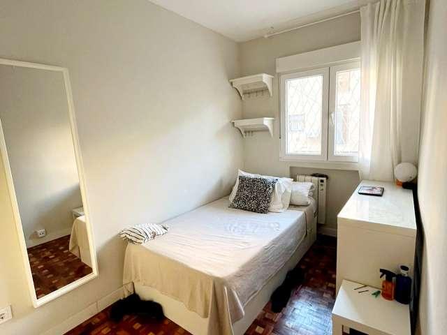 Habitación en piso compartido en alquiler en San Diego, Madrid