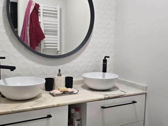 Habitación en piso compartido en alquiler en Salvador, Madrid