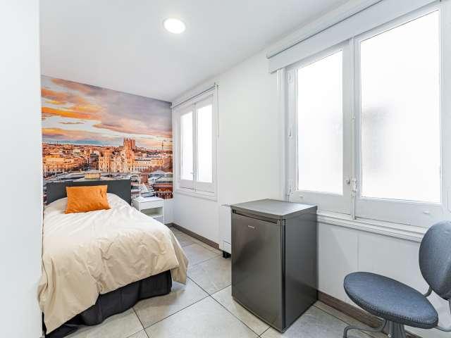 Habitación en piso compartido en alquiler en Sol, Madrid