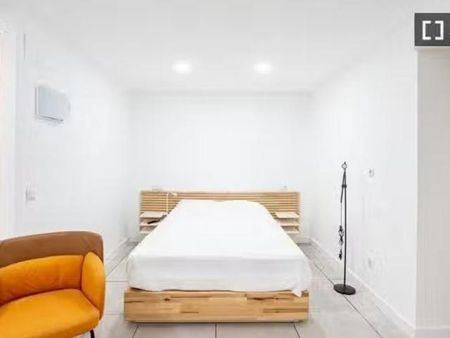 Habitación en piso compartido en alquiler en Sol, Madrid