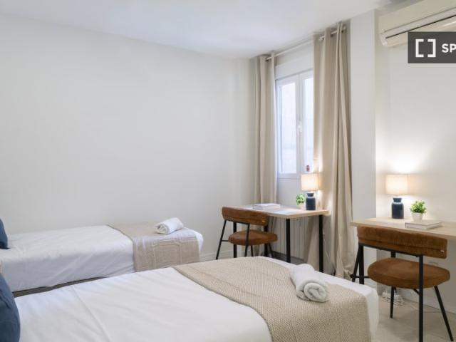 Habitación en piso compartido en Arapiles, Madrid