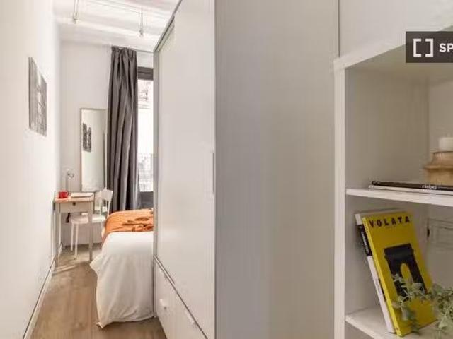 Habitación en piso compartido en barcelona