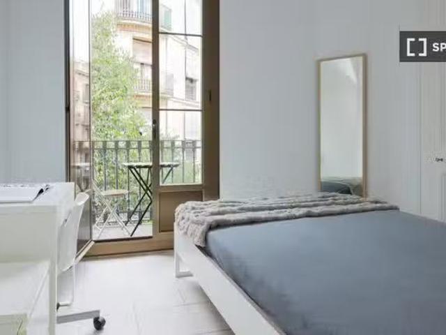 Habitación en piso compartido en barcelona