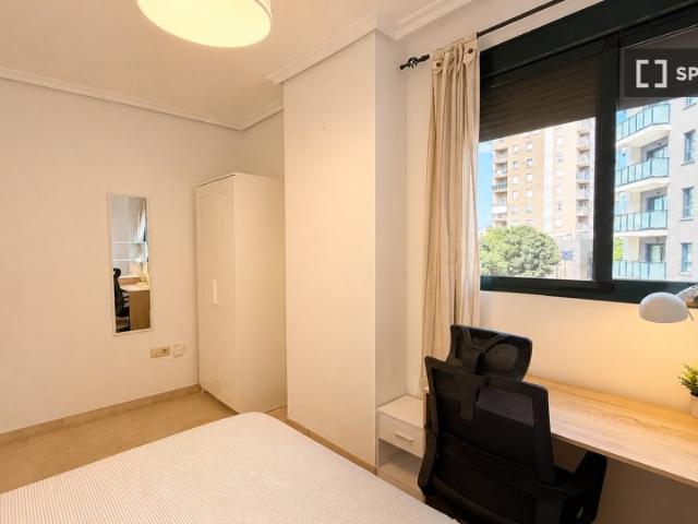 Habitación en piso compartido en alquiler en Benicalap, Valencia