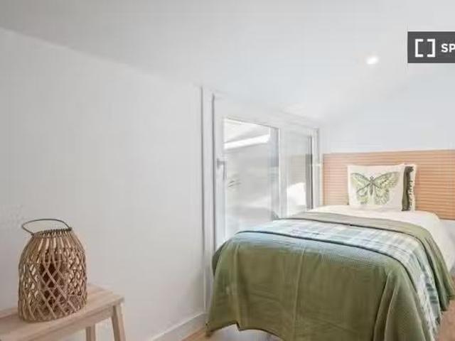 Habitación en piso compartido en Berruguete, Madrid
