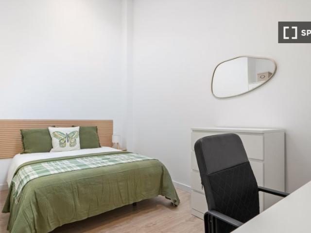 Habitación en piso compartido en Berruguete, Madrid