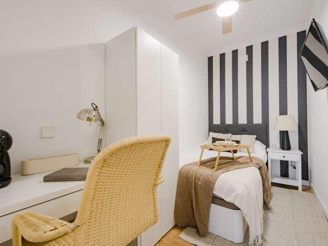 Habitación en piso compartido en Castillejos, Madrid