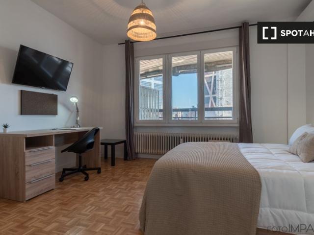 Habitación en piso compartido en Castillejos, Madrid