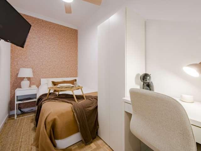 Habitación en piso compartido en Castillejos, Madrid