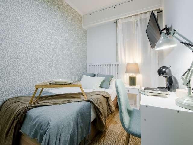 Habitación en piso compartido en Castillejos, Madrid