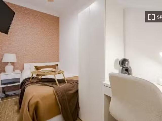 Habitación en piso compartido en Castillejos, Madrid