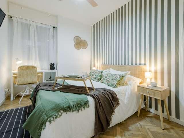 Habitación en piso compartido en Castillejos, Madrid