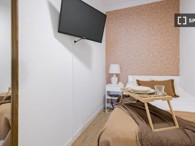 Habitación en piso compartido en Castillejos, Madrid