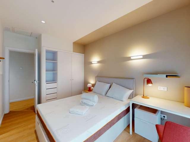 Habitación en piso compartido en alquiler en Cuatro Caminos, Madrid