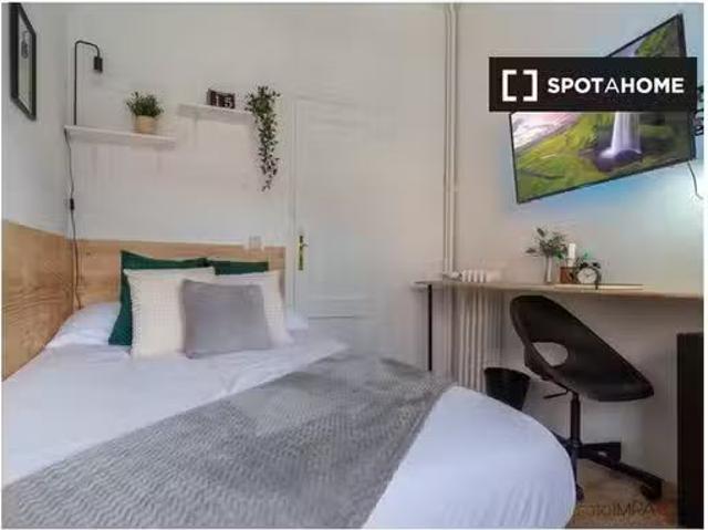 Habitación en piso compartido en Cuatro Caminos, Madrid