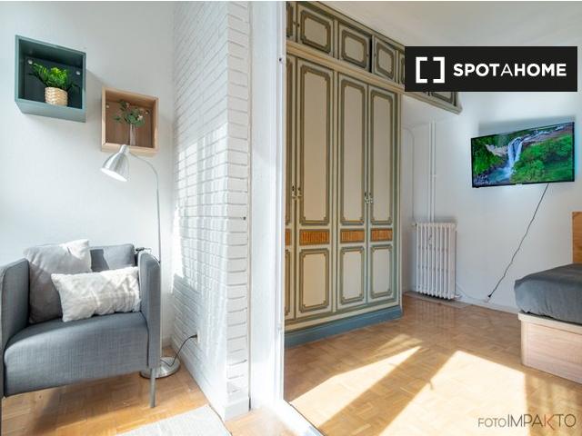 Habitación en piso compartido en Cuatro Caminos, Madrid