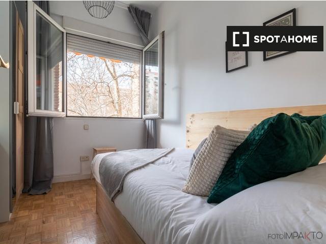 Habitación en piso compartido en Cuatro Caminos, Madrid