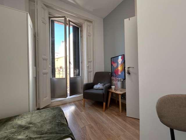 Habitación en piso compartido en Embajadores, Madrid