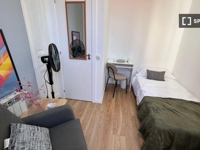 Habitación en piso compartido en Embajadores, Madrid
