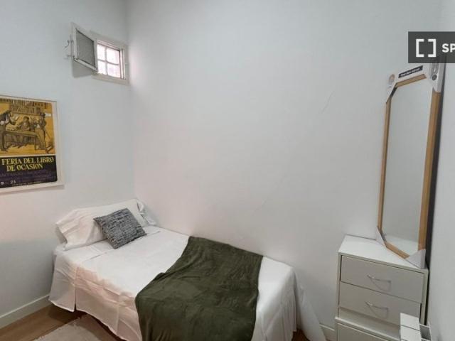Habitación en piso compartido en Embajadores, Madrid