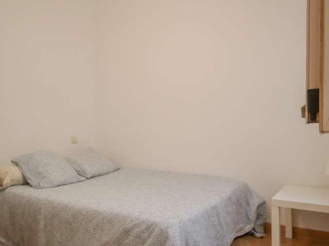 Habitación en piso compartido en Embajadores, Madrid