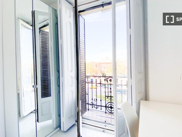 Habitación en piso compartido en Embajadores, Madrid