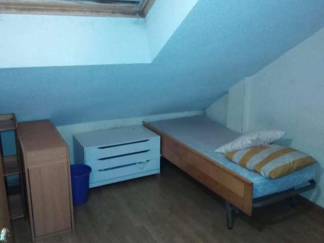 Habitación en piso compartido en Las Rozas, Madrid