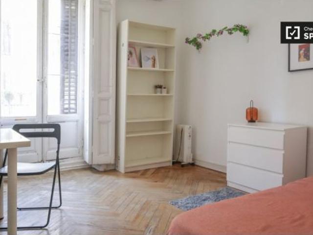 Habitación en piso compartido en madrid